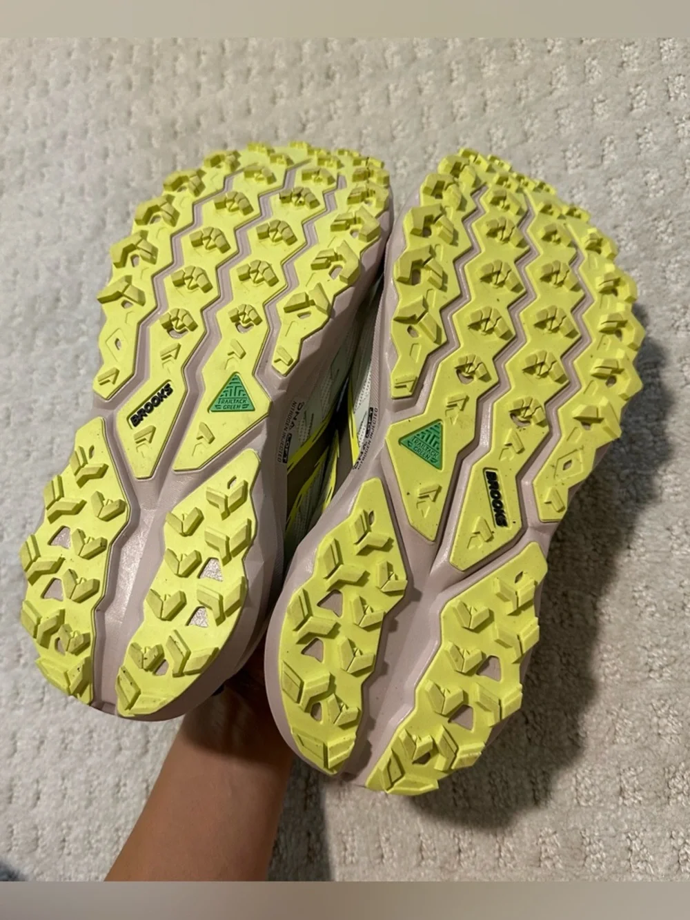 BROOKS Cascadia 19 Trail Running Shoes